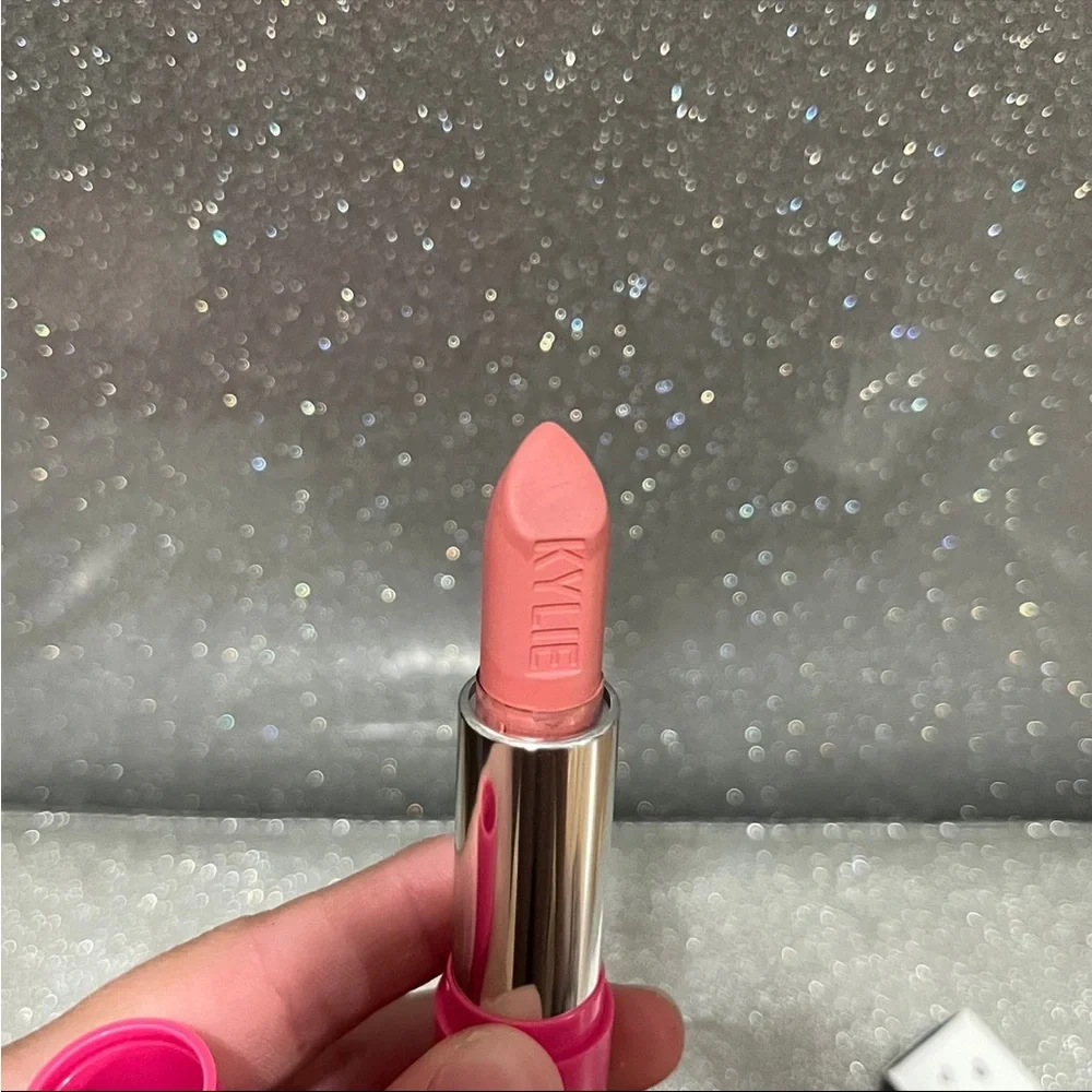 Kylie Cosmetics Matte Lipsticks Birthday Collection - Picture 7 of 10